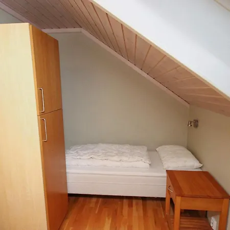 12 Person In Ferienhaus Jelsa