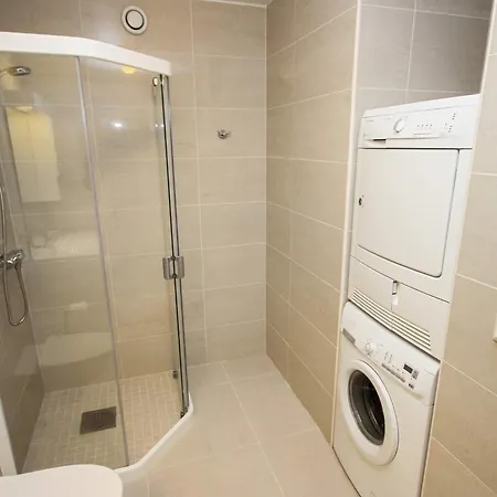 12 Person In Ferienhaus Jelsa