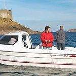 12 Person In Jelsa